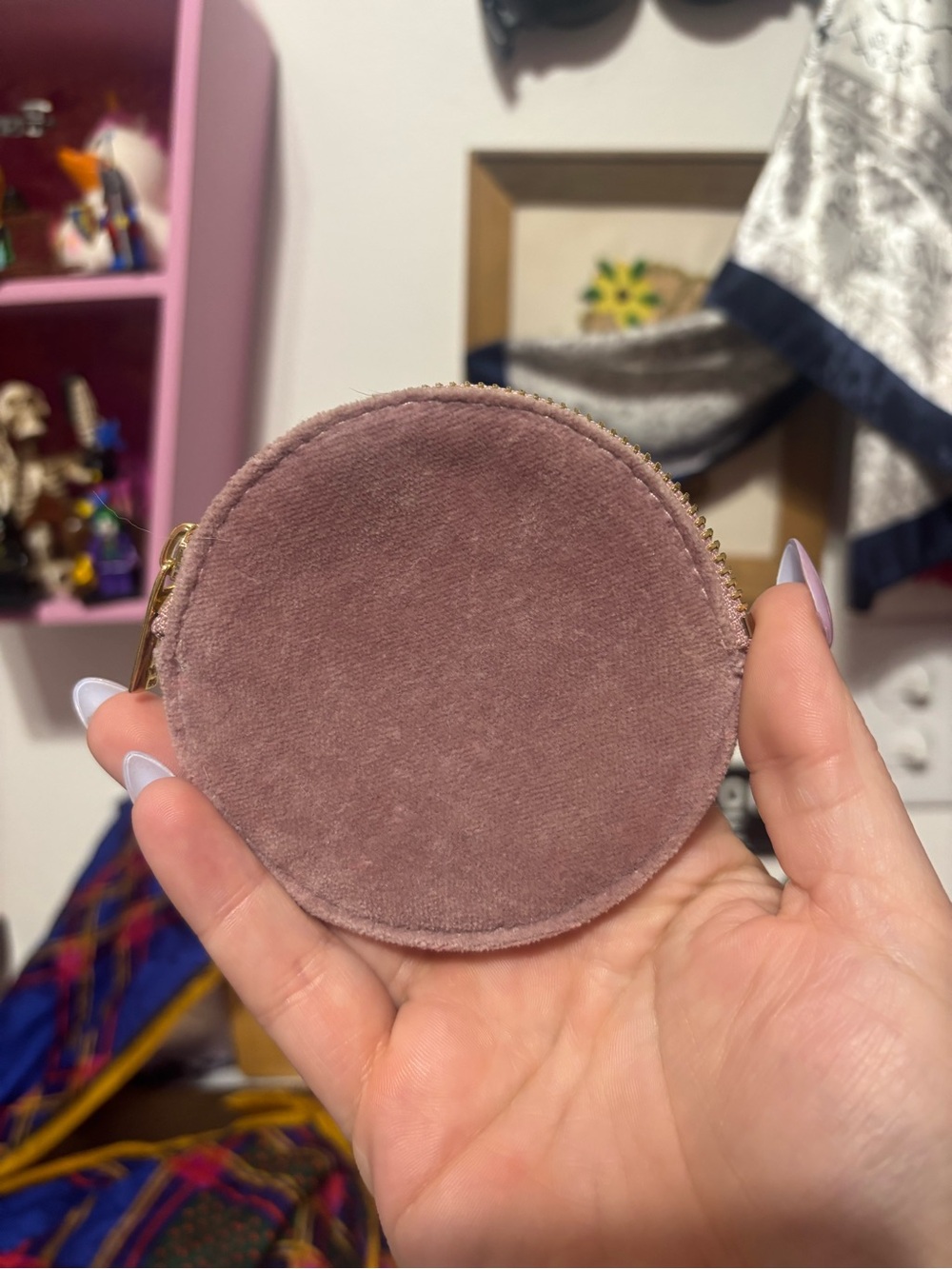 Sezane Nicholas Velvet Round Coin Pouch in Mauve Pink